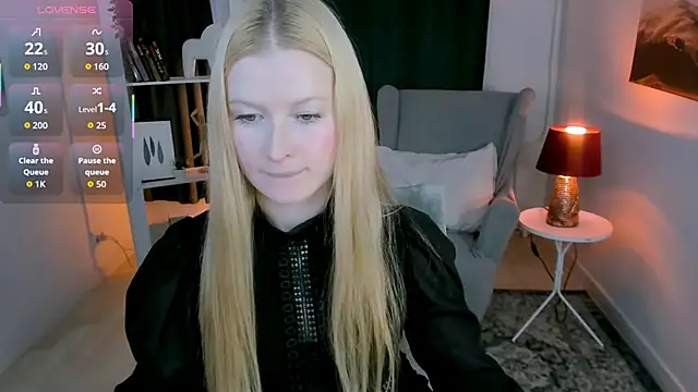 Laly Peach online show from November 3, 2025, 11:00 am