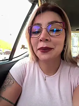 Snapshot of DIANITA_1988 chatting on December 19, 2024, 2:24 pm DIANITA 1988 online show from December 19, 2024, 2:24 pm