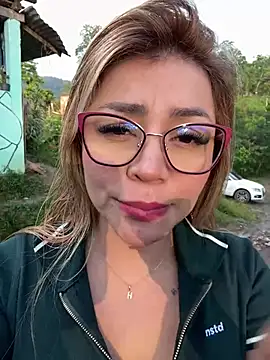 Snapshot of DIANITA_1988 chatting on January 1, 2025, 10:03 pm DIANITA 1988 online show from January 1, 2025, 10:03 pm
