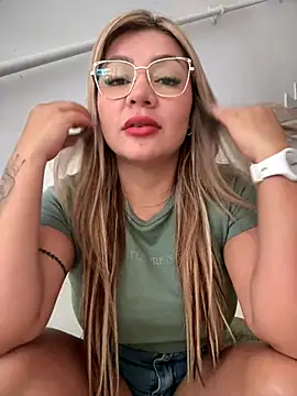 Snapshot of DIANITA_1988 chatting on September 14, 2025, 4:28 pm DIANITA 1988 online show from September 14, 2025, 4:28 pm