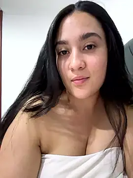 Snapshot of Nina_lovi chatting on December 7, 2024, 12:30 am Nina lovi online show from December 7, 2024, 12:30 am