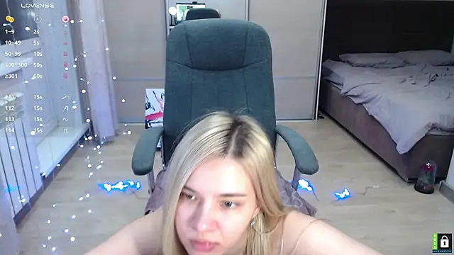 Snapshot of Lana__Nova chatting on January 24, 2025, 11:15 am Lana Nova online show from January 24, 2025, 11:15 am