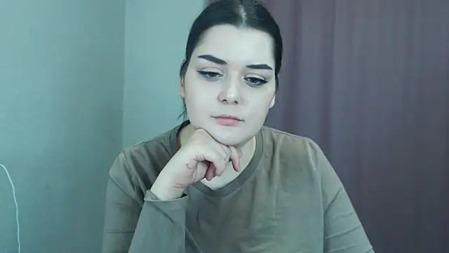 Snapshot of ohhhMie chatting on December 18, 2024, 6:14 pm ohhhMie online show from December 18, 2024, 6:14 pm