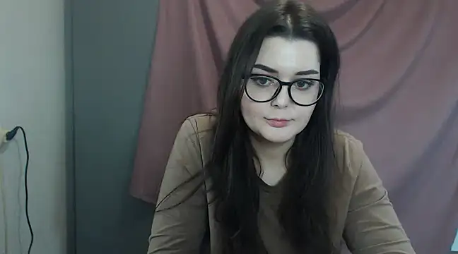 Snapshot of ohhhMie chatting on February 13, 2025, 5:01 pm ohhhMie online show from February 13, 2025, 5:01 pm