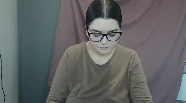 Snapshot of ohhhMie chatting on February 15, 2025, 5:07 pm ohhhMie online show from February 15, 2025, 5:07 pm