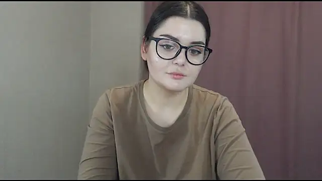 Snapshot of ohhhMie chatting on February 20, 2025, 4:14 pm ohhhMie online show from February 20, 2025, 4:14 pm