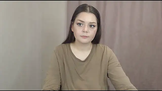 Snapshot of ohhhMie chatting on September 16, 2025, 10:27 am ohhhMie online show from September 16, 2025, 10:27 am