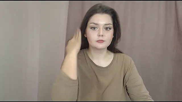 Snapshot of ohhhMie chatting on October 5, 2025, 7:28 am ohhhMie online show from October 5, 2025, 7:28 am