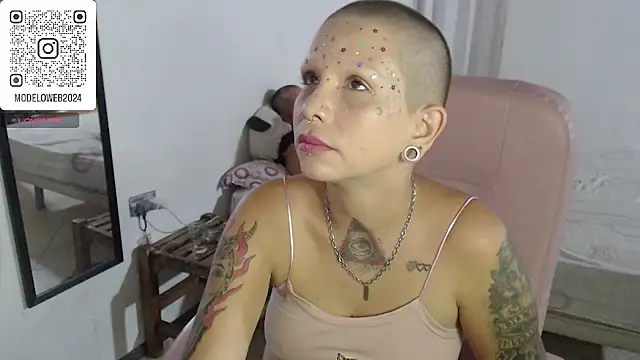 Snapshot of moon_cat85 chatting on March 20, 2025, 9:13 pm moon cat85 online show from March 20, 2025, 9:13 pm