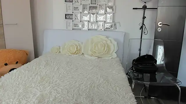 Snapshot of sweetemy4u chatting on February 14, 2025, 9:13 am sweetemy4u online show from February 14, 2025, 9:13 am