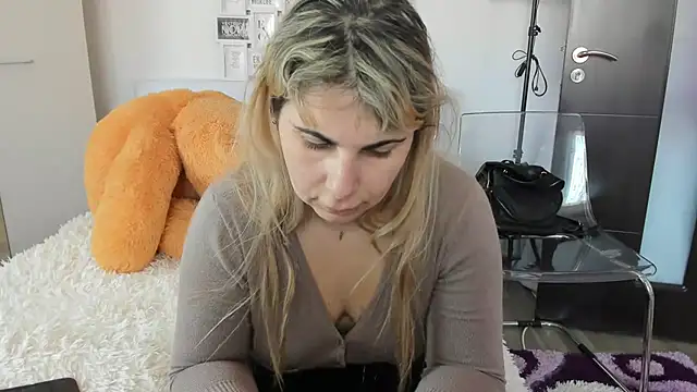 Snapshot of sweetemy4u chatting on March 4, 2025, 9:51 am sweetemy4u online show from March 4, 2025, 9:51 am