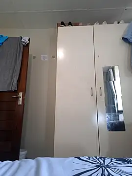 Snapshot of FitSelina66 chatting on September 29, 2025, 11:37 am FitSelina66 online show from September 29, 2025, 11:37 am