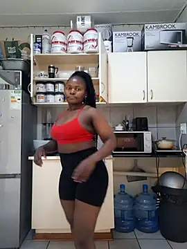 Snapshot of FitSelina66 chatting on October 6, 2025, 10:02 am FitSelina66 online show from October 6, 2025, 10:02 am