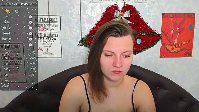 Snapshot of MelindaTin chatting on December 19, 2024, 1:28 am MelindaTin online show from December 19, 2024, 1:28 am