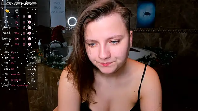 Snapshot of MelindaTin chatting on December 28, 2024, 4:19 am MelindaTin online show from December 28, 2024, 4:19 am