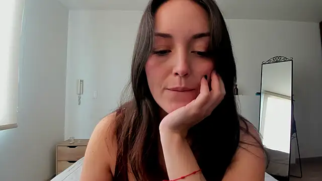 molly marmalade  online show from March 21, 2025, 5:12 pm