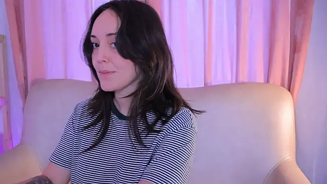 molly marmalade  online show from September 15, 2025, 5:02 pm