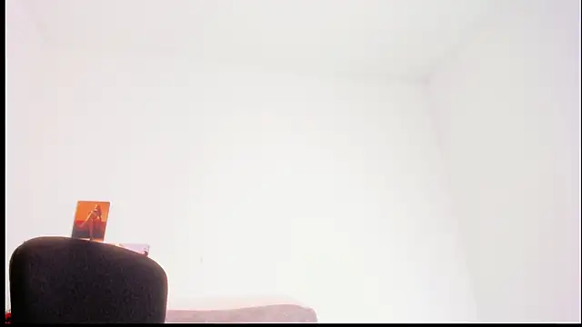 MIss Kendall  online show from March 6, 2025, 11:09 pm