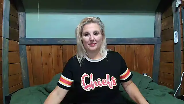 Snapshot of lisaxlovexxx chatting on October 20, 2025, 12:55 am lisaxlovexxx online show from October 20, 2025, 12:55 am