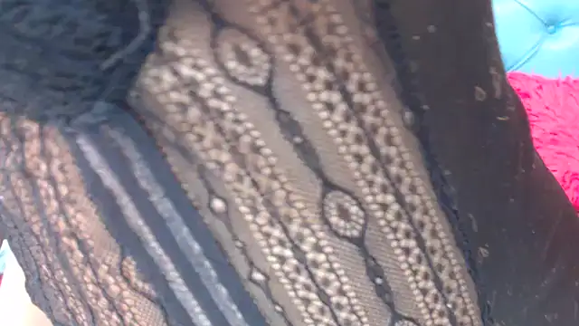 SARAWILLS online show from October 1, 2025, 2:12 pm