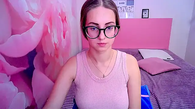 Snapshot of AliceAdams chatting on December 10, 2024, 7:47 am AliceAdams online show from December 10, 2024, 7:47 am