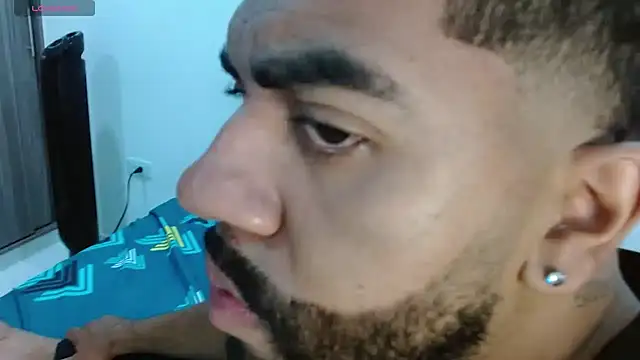 Snapshot of Aroon_Stonne chatting on February 16, 2025, 5:48 am Aroon Stonne online show from February 16, 2025, 5:48 am