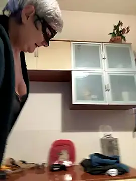 Snapshot of simona60 chatting on December 8, 2024, 2:09 pm simona60 online show from December 8, 2024, 2:09 pm