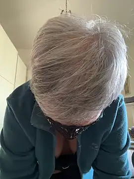 Snapshot of simona60 chatting on December 12, 2024, 2:00 pm simona60 online show from December 12, 2024, 2:00 pm