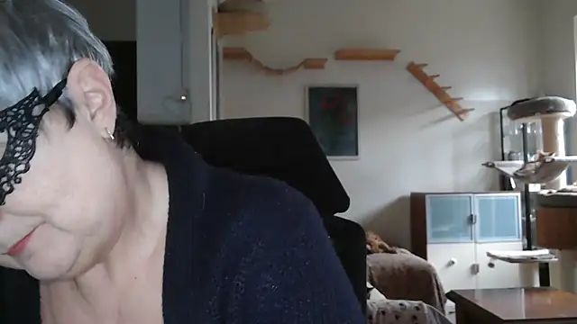 Snapshot of simona60 chatting on January 26, 2025, 1:58 pm simona60 online show from January 26, 2025, 1:58 pm