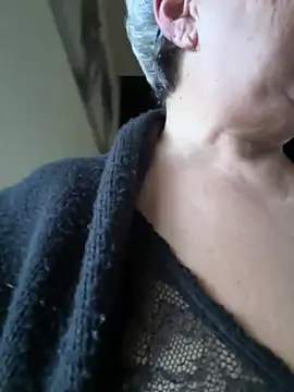 Snapshot of simona60 chatting on February 2, 2025, 8:24 am simona60 online show from February 2, 2025, 8:24 am