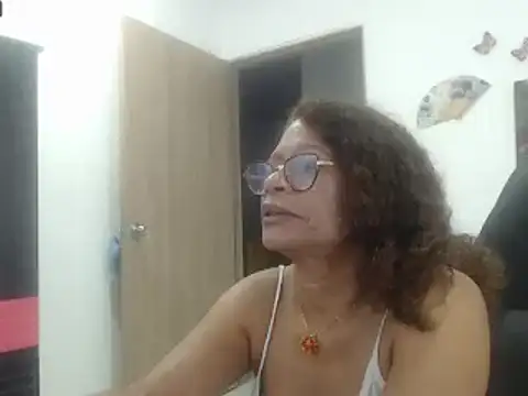 BustyMilf  online show from March 6, 2025, 11:47 am