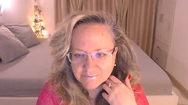 Snapshot of Raisshy chatting on November 21, 2025, 5:44 pm Raisshy online show from November 21, 2025, 5:44 pm