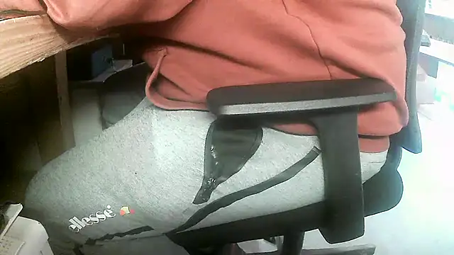 Snapshot of Cygnus58topchef chatting on December 16, 2025, 9:36 am Cygnus58topchef online show from December 16, 2025, 9:36 am