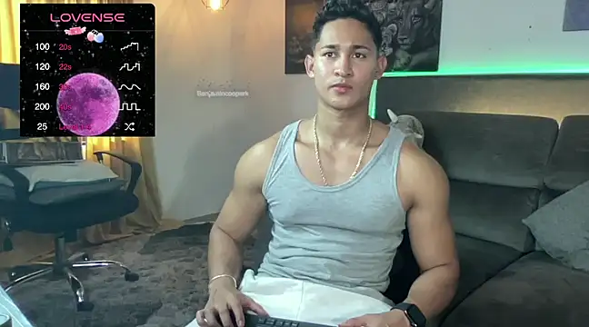 Snapshot of BenjaminCooperk chatting on March 10, 2025, 9:18 pm BenjaminCooperk online show from March 10, 2025, 9:18 pm