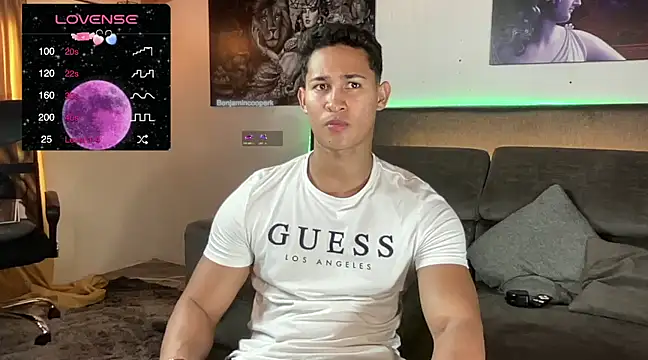 Snapshot of BenjaminCooperk chatting on March 12, 2025, 9:03 pm BenjaminCooperk online show from March 12, 2025, 9:03 pm