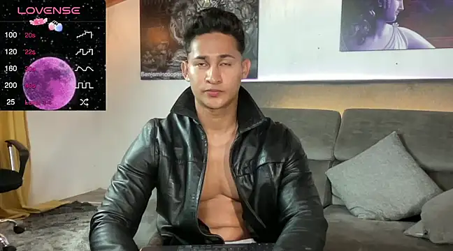 Snapshot of BenjaminCooperk chatting on March 15, 2025, 10:55 pm BenjaminCooperk online show from March 15, 2025, 10:55 pm