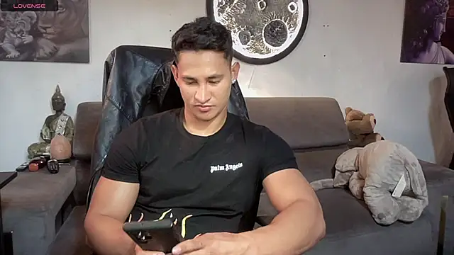 Snapshot of BenjaminCooperk chatting on October 9, 2025, 6:11 am BenjaminCooperk online show from October 9, 2025, 6:11 am