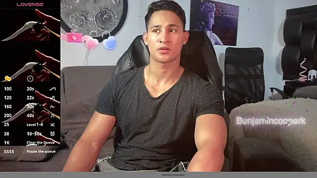 Snapshot of BenjaminCooperk chatting on October 16, 2025, 6:47 am BenjaminCooperk online show from October 16, 2025, 6:47 am