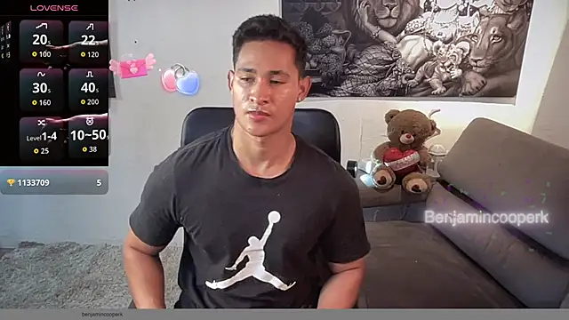 Snapshot of BenjaminCooperk chatting on October 28, 2025, 10:08 am BenjaminCooperk online show from October 28, 2025, 10:08 am