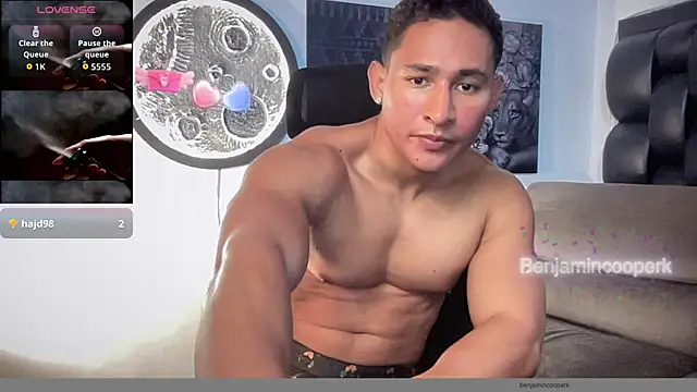 Snapshot of BenjaminCooperk chatting on November 6, 2025, 7:37 pm BenjaminCooperk online show from November 6, 2025, 7:37 pm