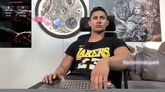 Snapshot of BenjaminCooperk chatting on November 11, 2025, 3:06 am BenjaminCooperk online show from November 11, 2025, 3:06 am