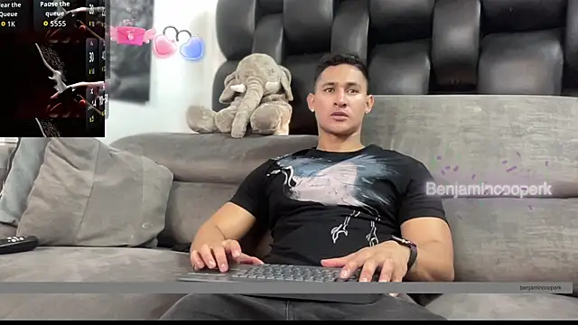 Snapshot of BenjaminCooperk chatting on November 15, 2025, 7:05 am BenjaminCooperk online show from November 15, 2025, 7:05 am