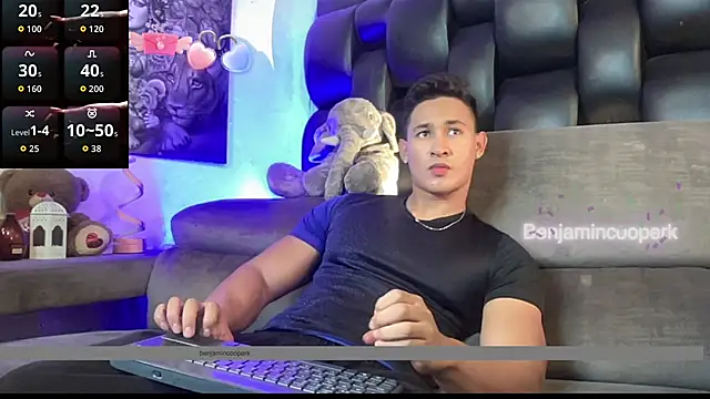 Snapshot of BenjaminCooperk chatting on November 19, 2025, 6:46 am BenjaminCooperk online show from November 19, 2025, 6:46 am