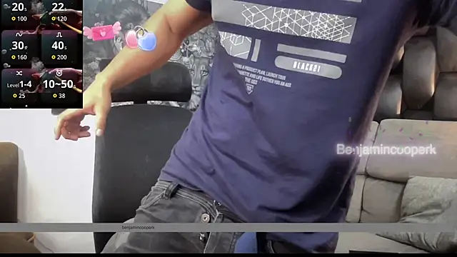 Snapshot of BenjaminCooperk chatting on December 18, 2025, 6:52 am BenjaminCooperk online show from December 18, 2025, 6:52 am