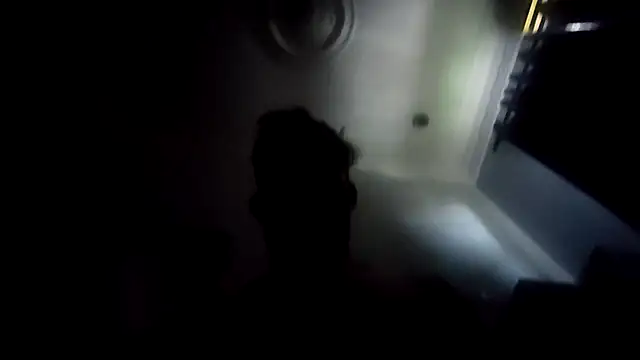 Snapshot of eizy2310 chatting on November 1, 2025, 1:07 am eizy2310 online show from November 1, 2025, 1:07 am