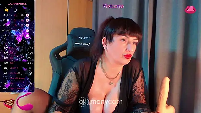 Snapshot of Hotangel75 chatting on January 12, 2025, 4:52 am Hotangel75 online show from January 12, 2025, 4:52 am
