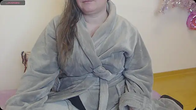 Lady Adrianna online show from February 28, 2025, 9:44 pm