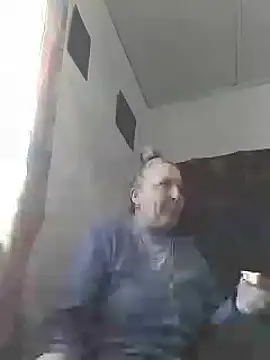 Snapshot of Cerd_Ayaz chatting on March 12, 2025, 8:08 am Cerd Ayaz online show from March 12, 2025, 8:08 am