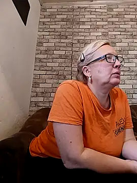 Snapshot of Cerd_Ayaz chatting on October 24, 2025, 10:00 am Cerd Ayaz online show from October 24, 2025, 10:00 am