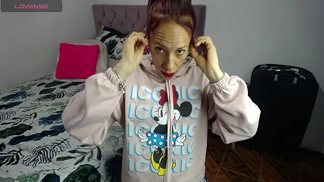 Snapshot of cristin_doll_ chatting on February 21, 2025, 9:43 pm cristin doll online show from February 21, 2025, 9:43 pm